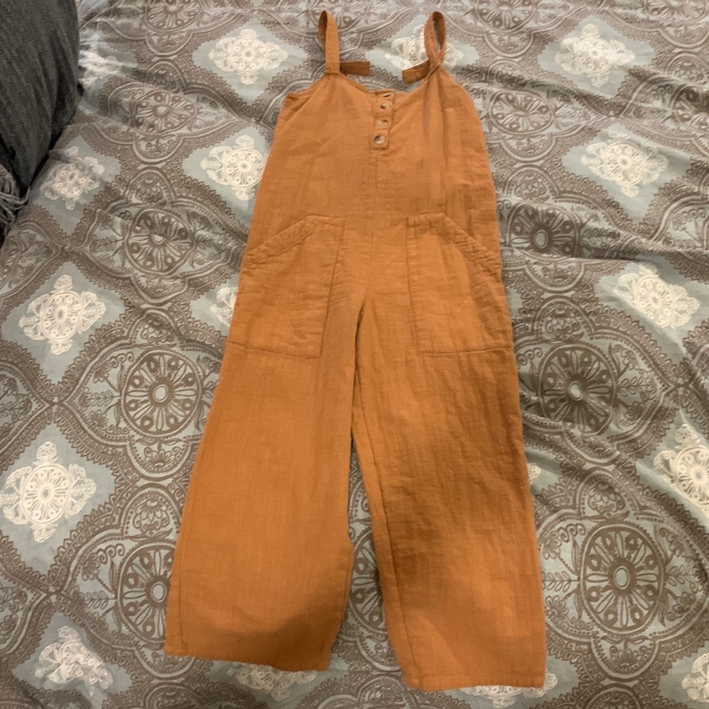 EUC Billabong overalls. 100% cotton. So cute and comfortable.